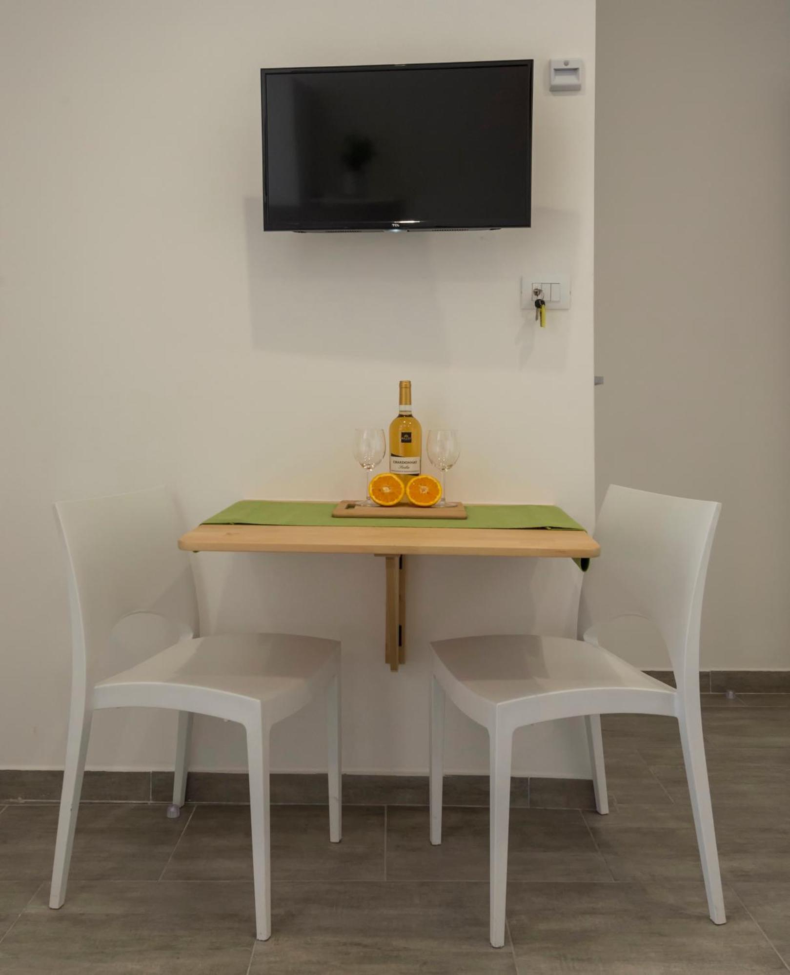 Artemide House - Bilocale Ortigia Wifi Apartment Сиракуза Стая снимка